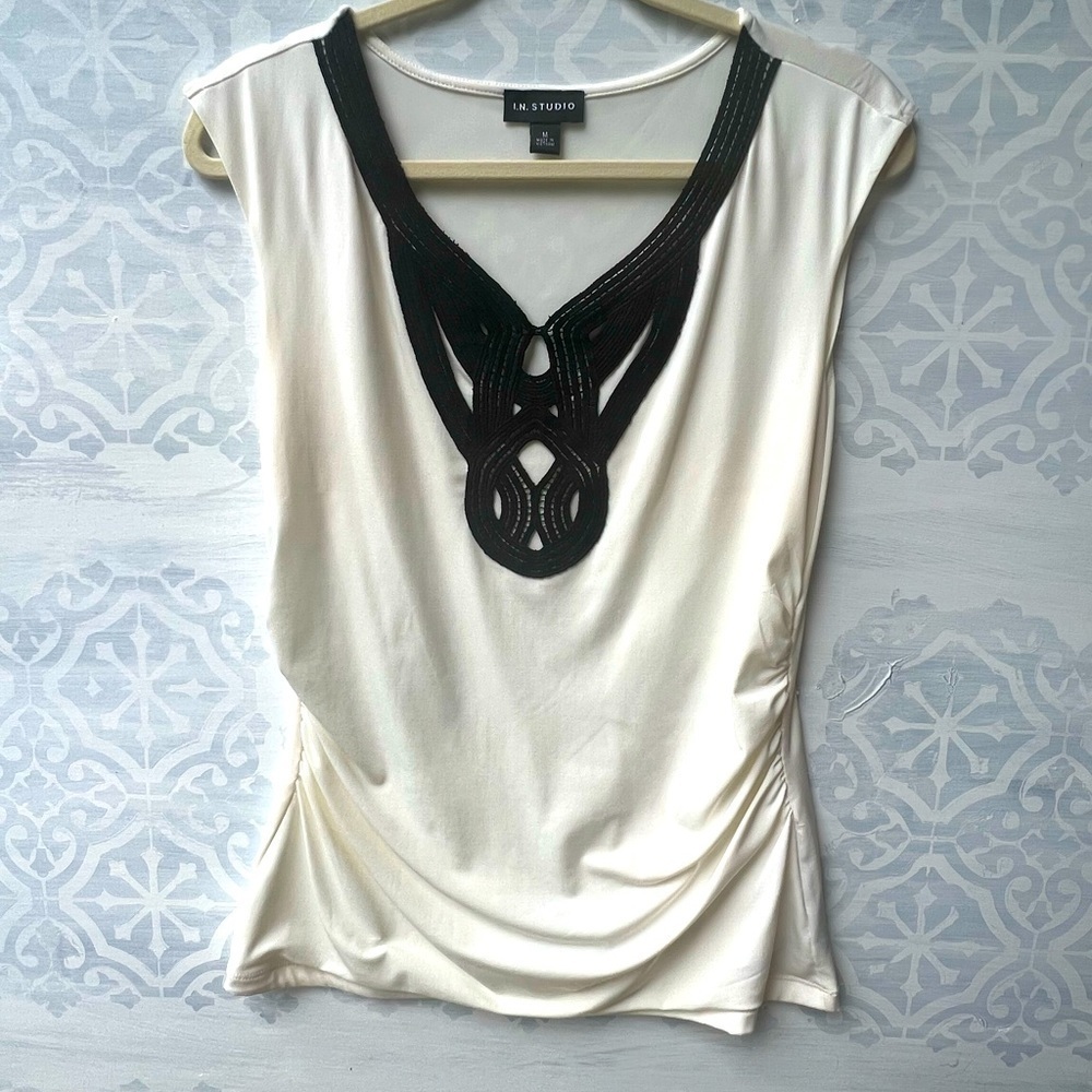 Women’s Sleeveless top Sz M